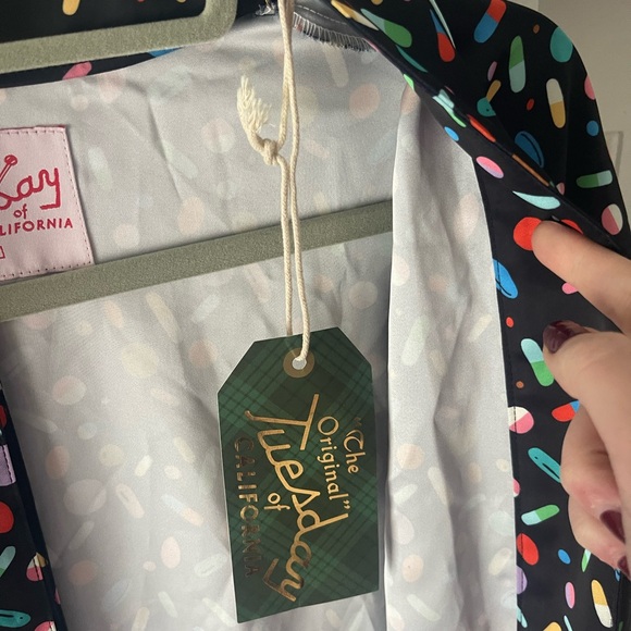 Tuesday of California Sick Day Robe - Picture 3 of 4